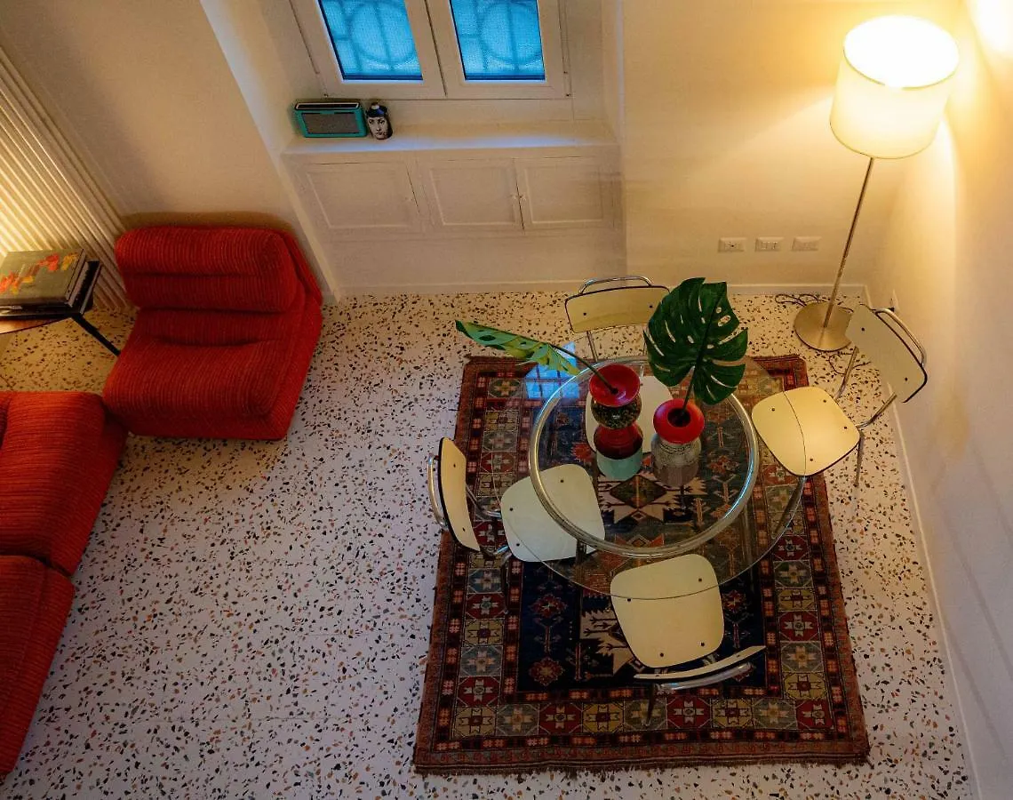 Apartment Ferienwohnung Secret Garden In The Heart Of Isola Mailand