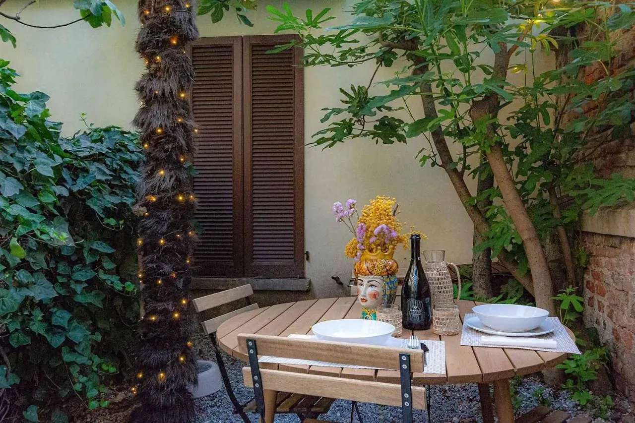 Ferienwohnung Secret Garden In The Heart Of Isola Mailand Apartment